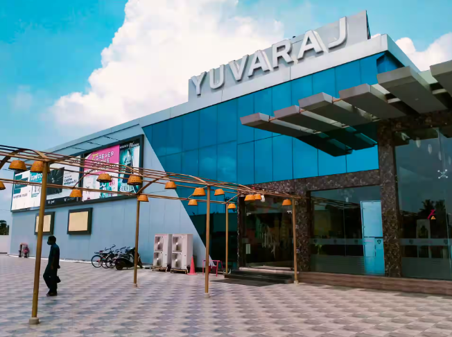 Yuvaraj shopping mall Repalle