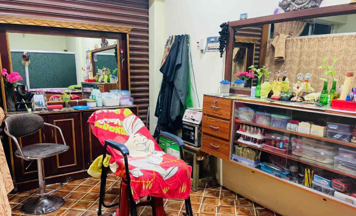 Green Leaf Beauty Parlour, Repalle